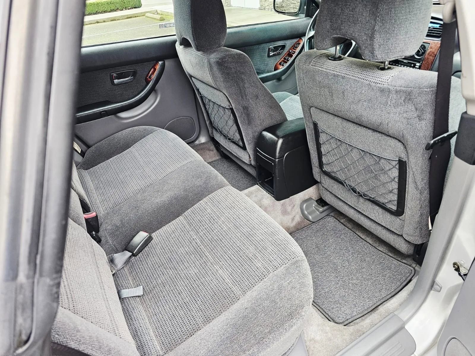 Used 2004 Subaru Outback Wagon image 12