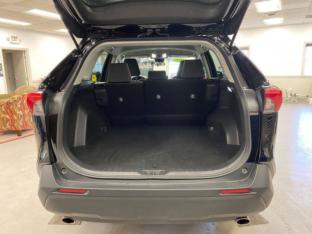 Used 2025 Toyota RAV4 XLE image 13