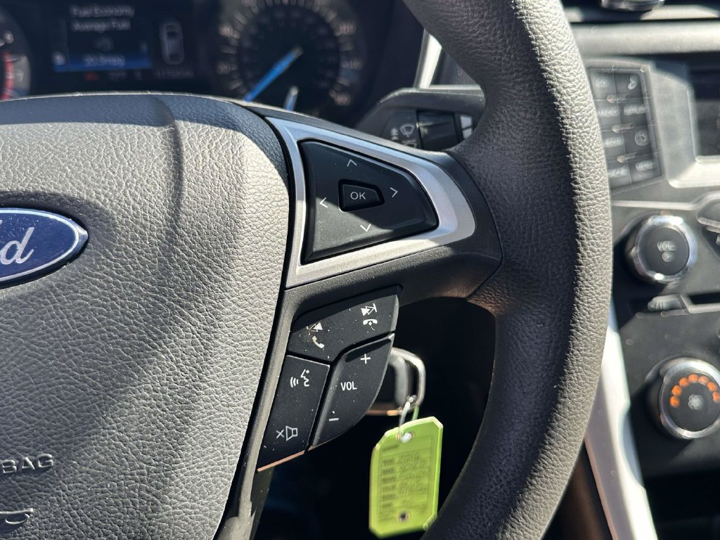 Used 2016 Ford Fusion SE FWD image 24