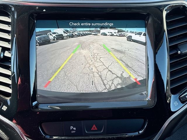 Used 2019 Jeep Cherokee Limited image 24