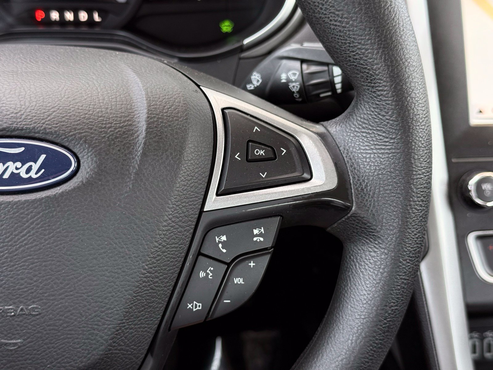 Used 2019 Ford Fusion SE FWD image 26