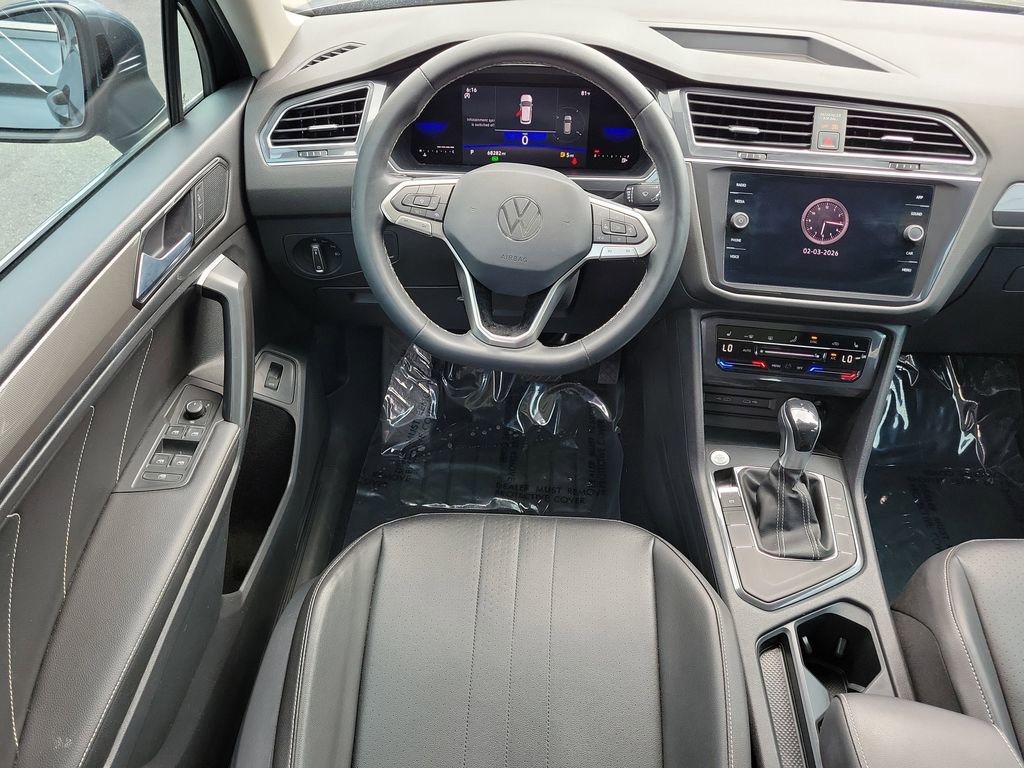 Used 2022 Volkswagen Tiguan SE w/ Panoramic Sunroof Package FWD image 14