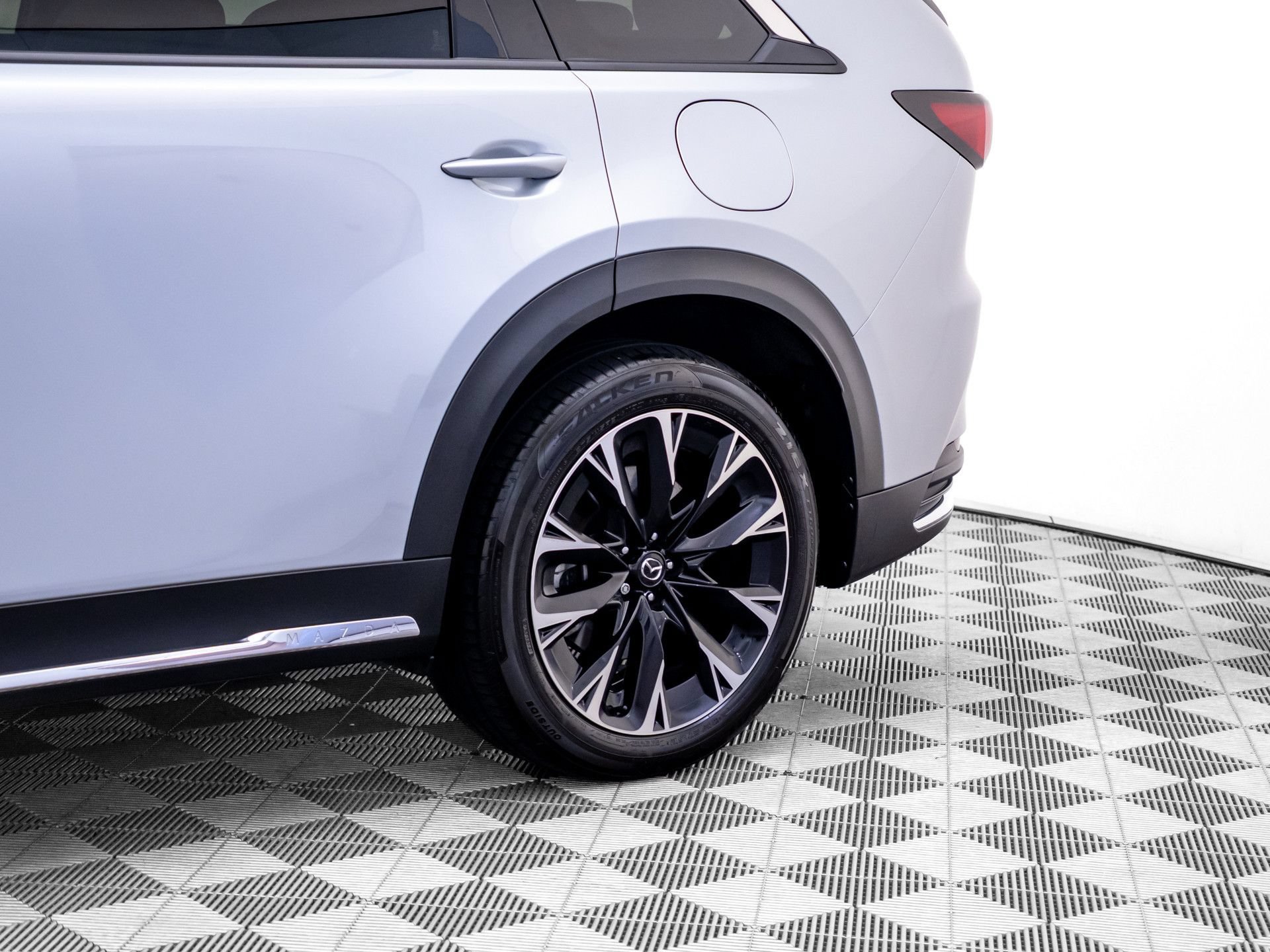 Used 2024 MAZDA CX-90 Plug-In Hybrid w/ Premium Plus AWD/4WD image 36