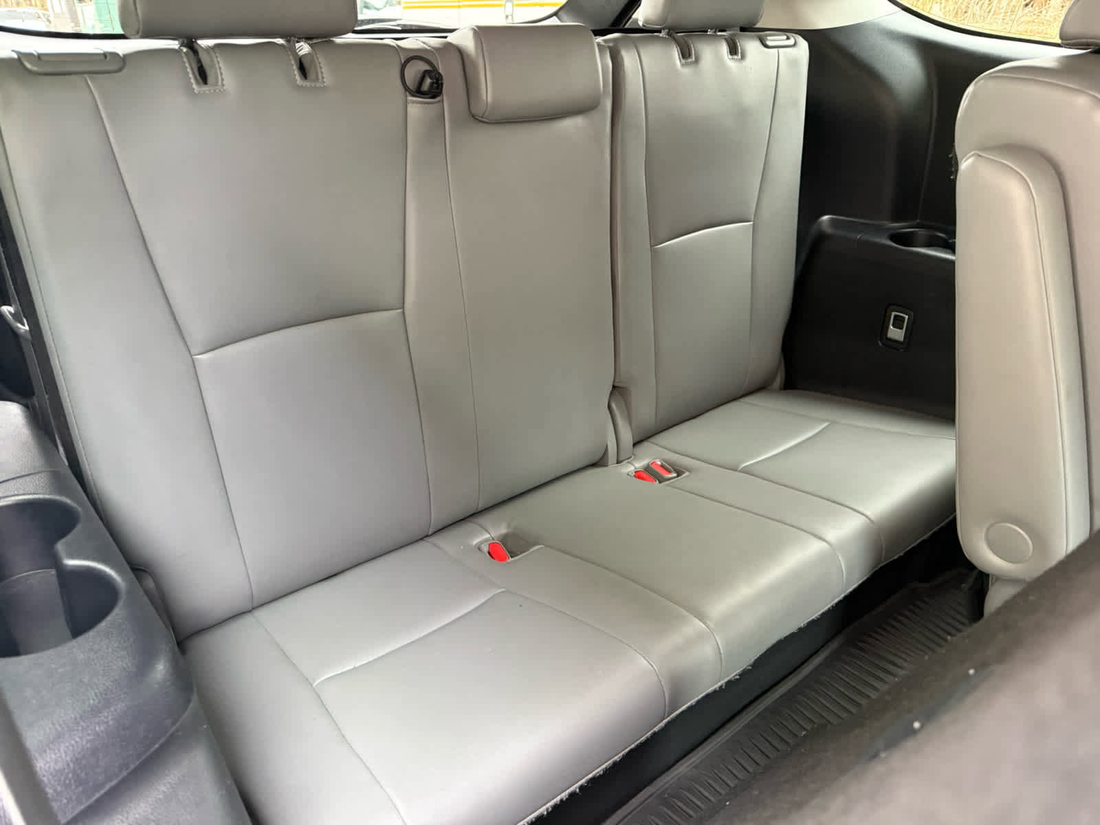 Used 2021 Toyota Highlander XLE image 8