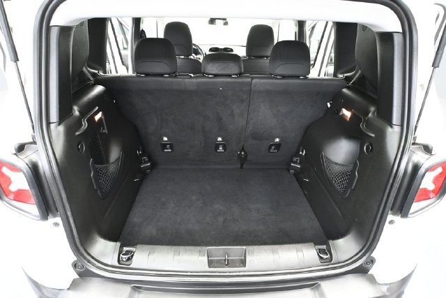Used 2017 Jeep Renegade Latitude w/ Cold Weather Group AWD/4WD image 30
