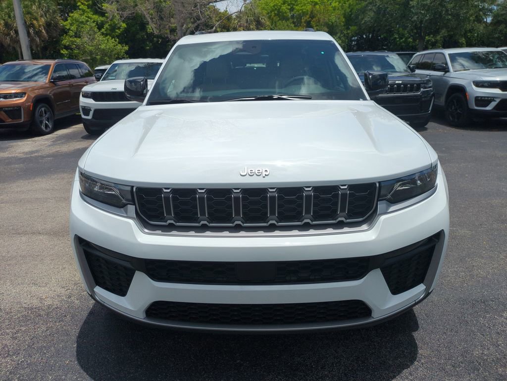 New 2026 Jeep Grand Cherokee L Limited RWD image 3