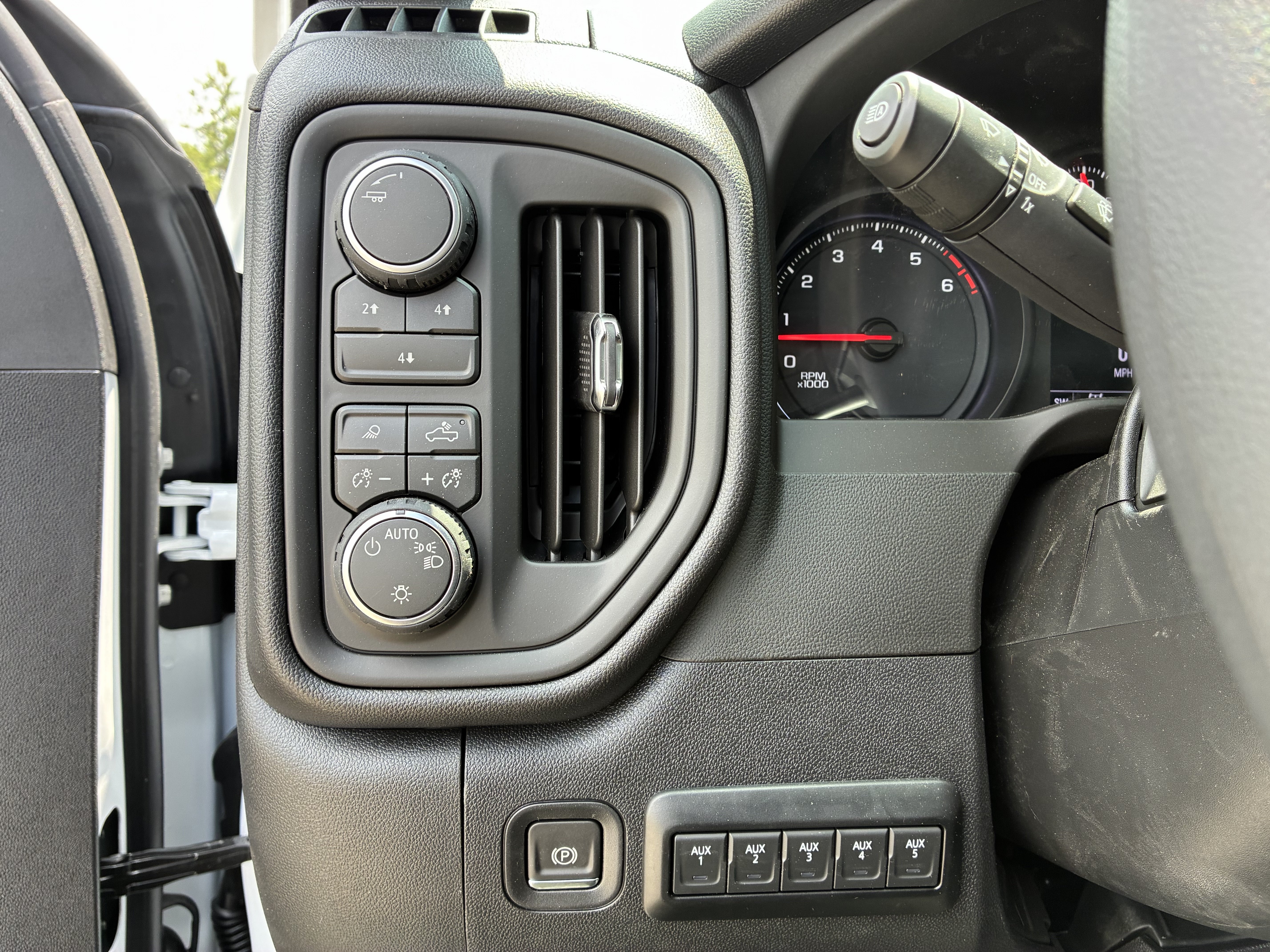New 2026 Chevrolet Silverado 3500 W/T w/ WT Convenience Package AWD/4WD image 33