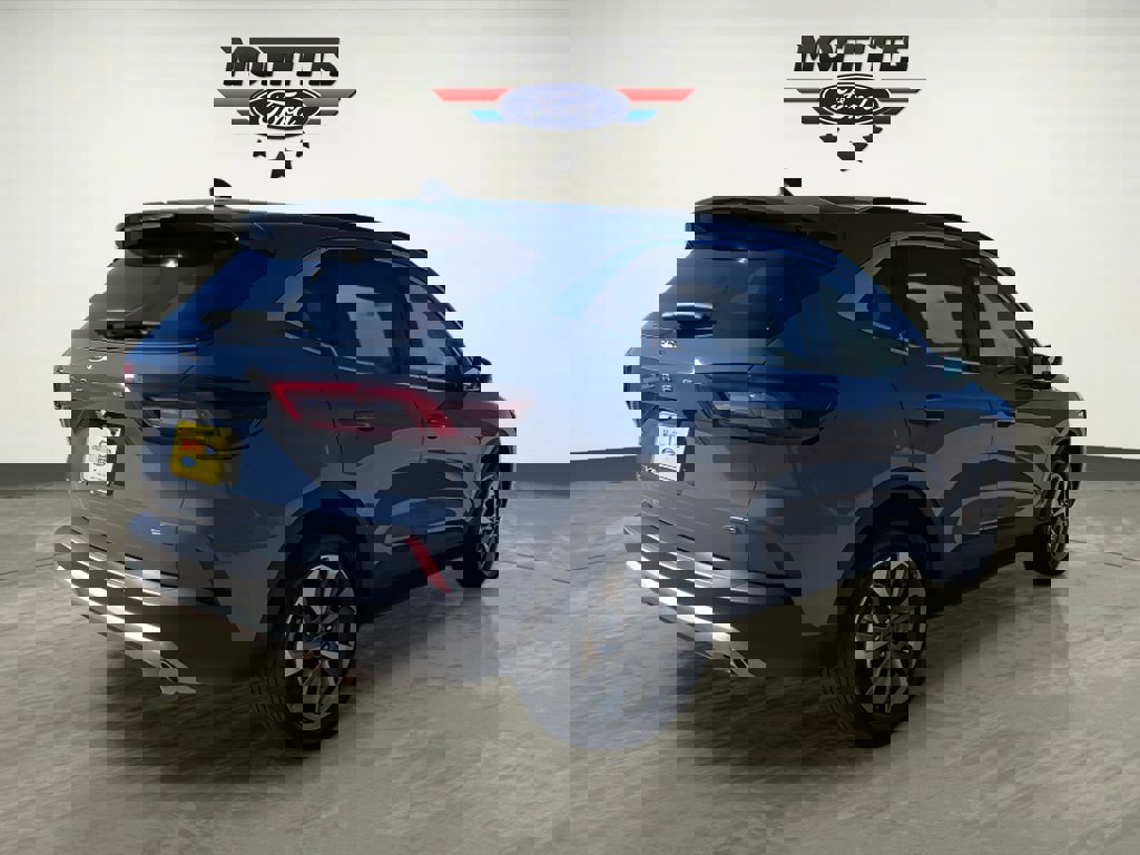 Used 2025 Ford Escape Platinum image 5