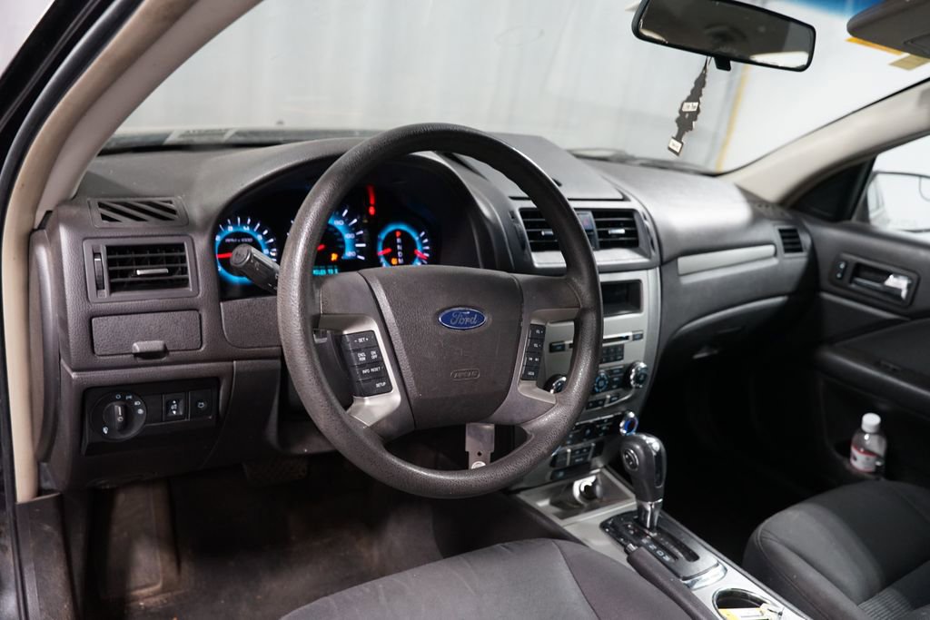 Used 2011 Ford Fusion SE image 7