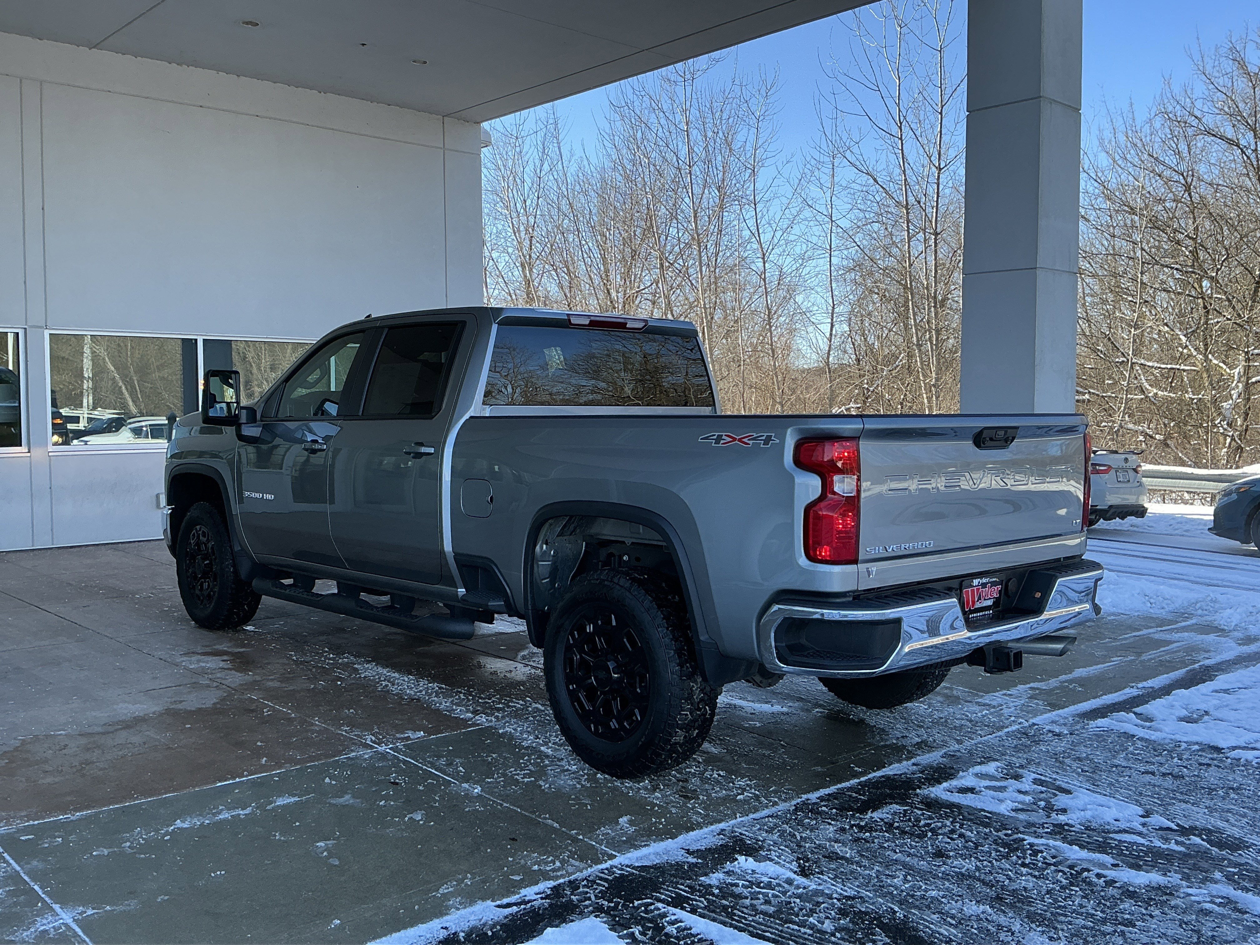 Used 2025 Chevrolet Silverado 3500 LT w/ Convenience Package image 20