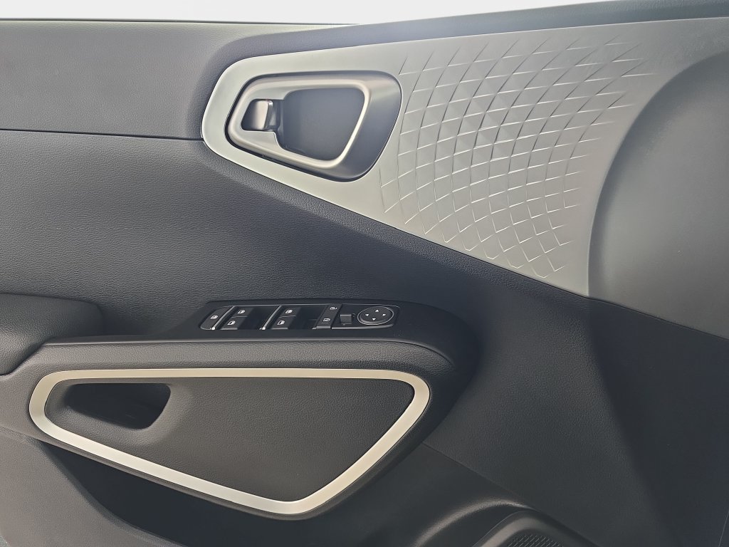 Used 2022 Kia Soul LX w/ Technology Package FWD image 29