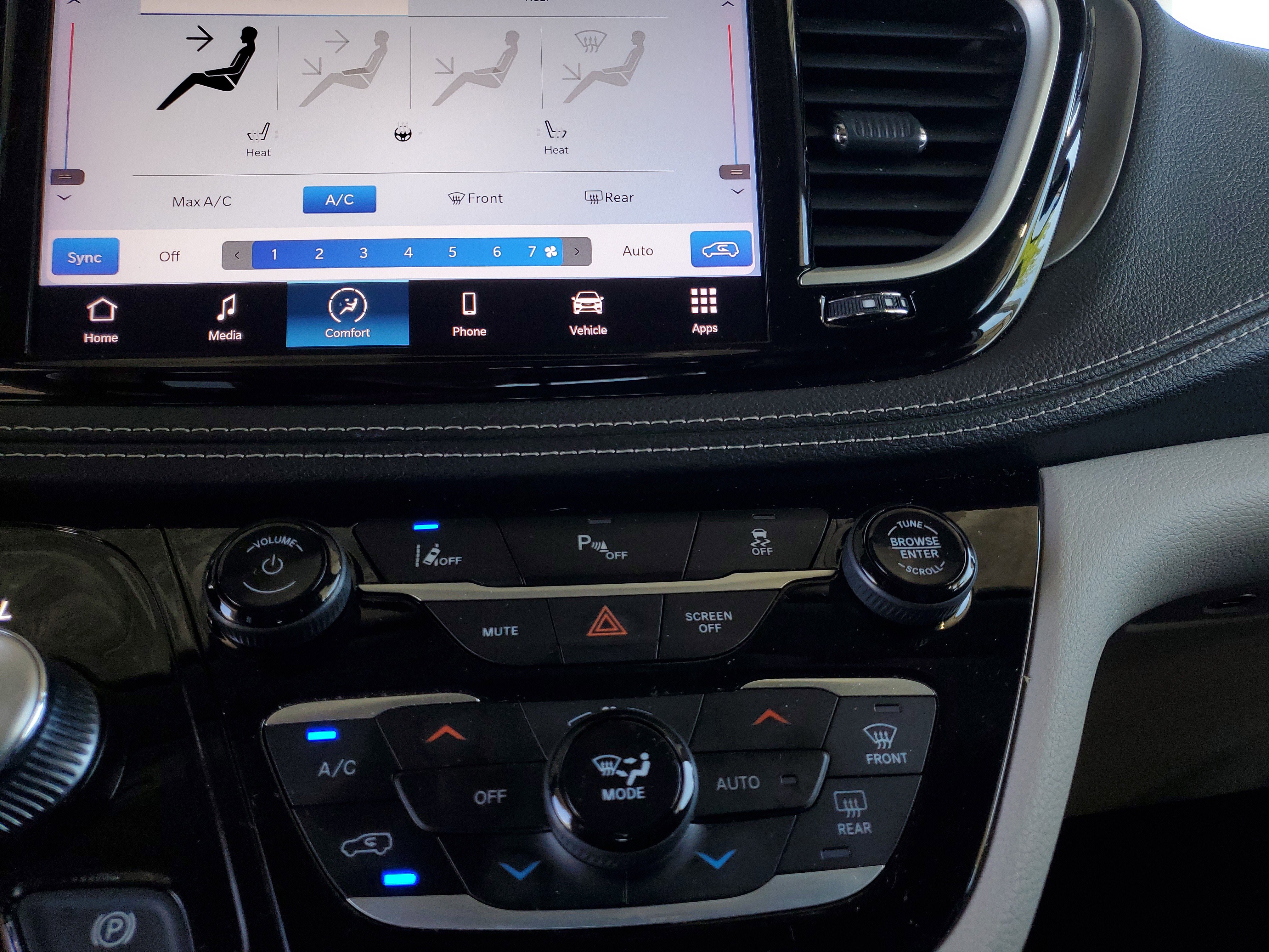 Certified 2023 Chrysler Pacifica Touring-L FWD image 29