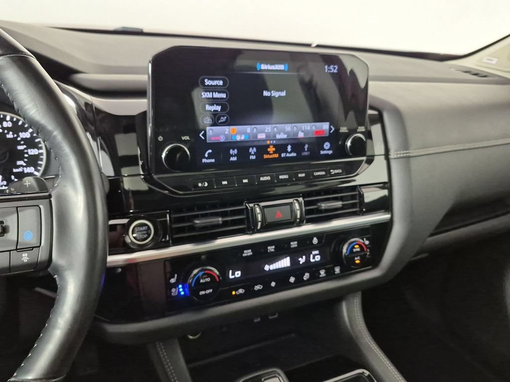 Used 2022 Nissan Pathfinder Platinum AWD/4WD image 23