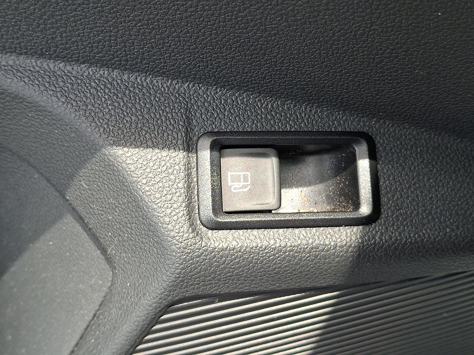 Certified 2023 Volkswagen Taos SE FWD image 25