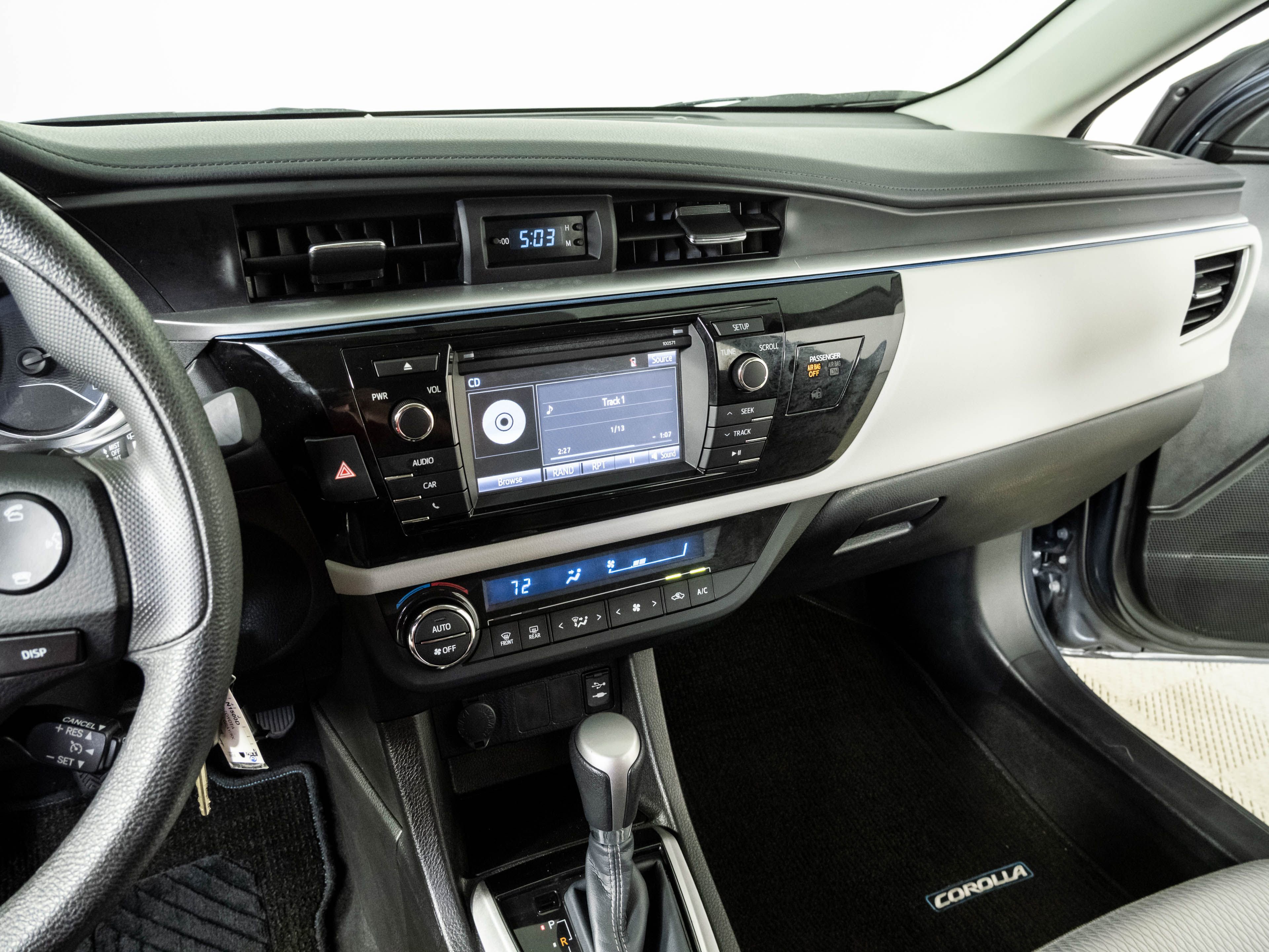 Used 2016 Toyota Corolla LE FWD image 12