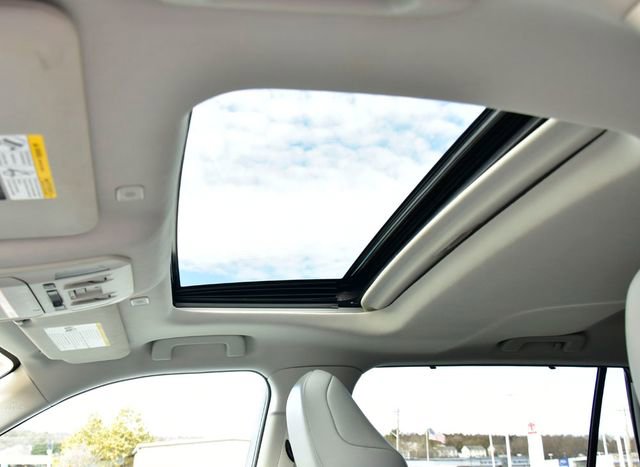 Certified 2024 Toyota Highlander XLE image 12