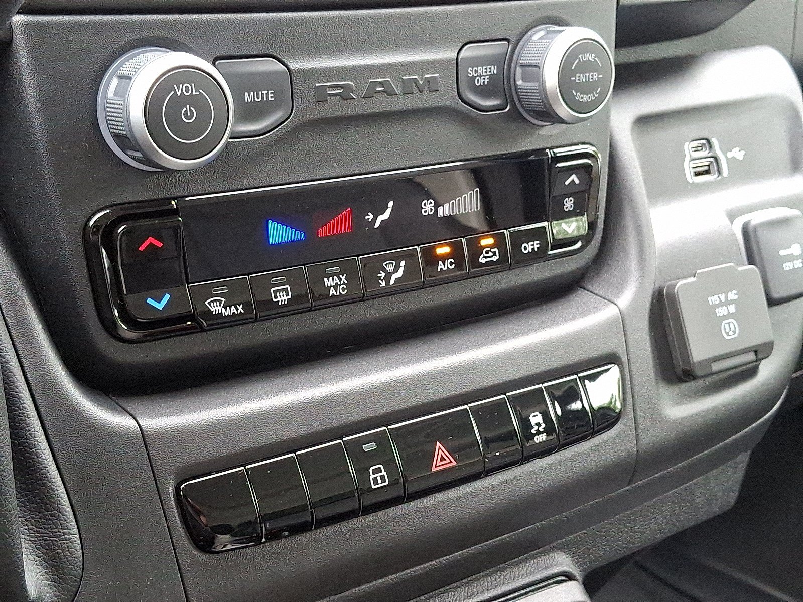 New 2025 RAM ProMaster 2500 w/ Convenience Group FWD image 11