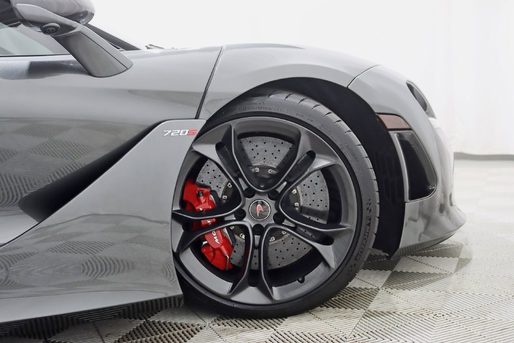 Used 2018 McLaren 720S Performance RWD image 21