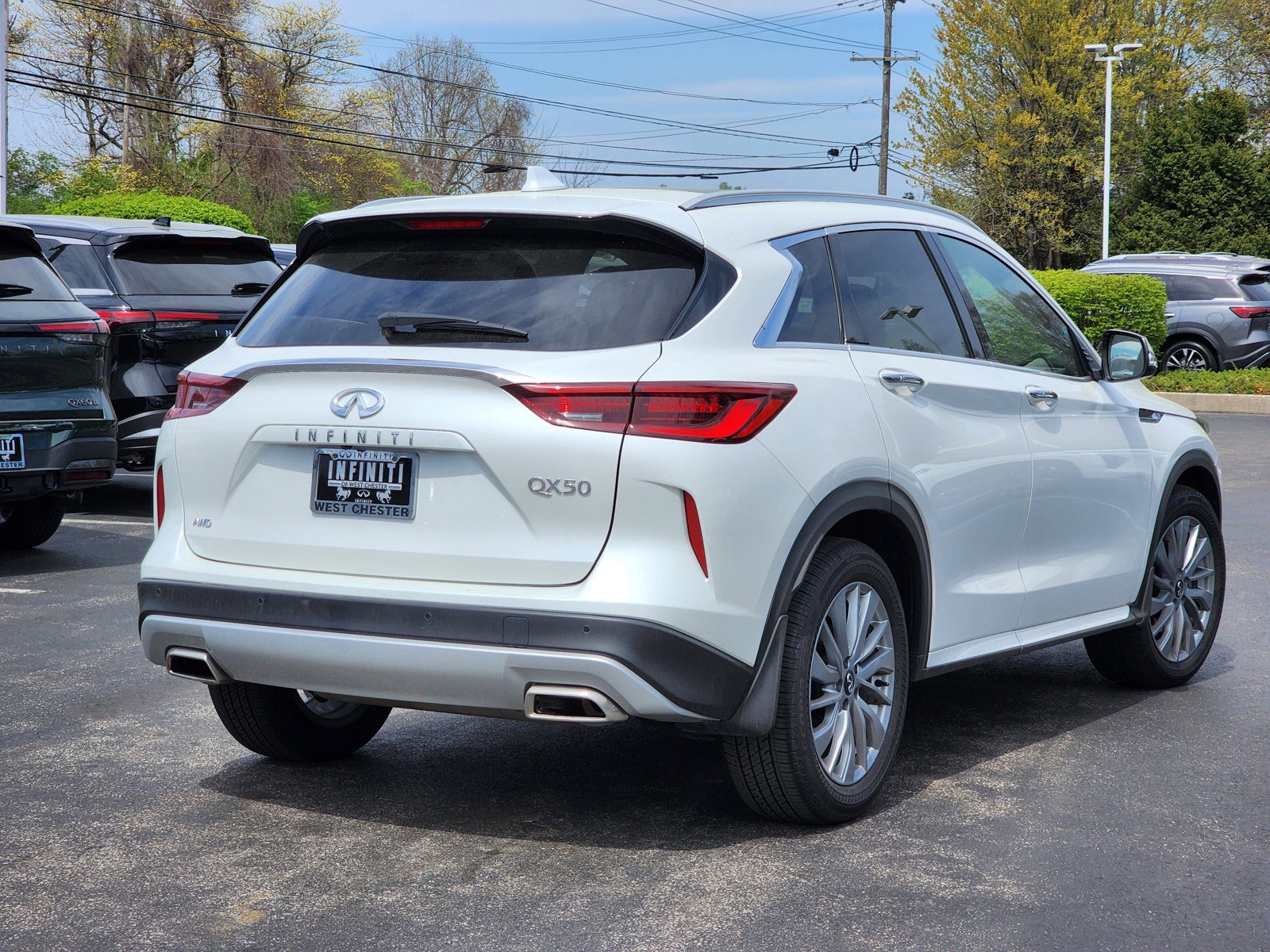 Certified 2025 INFINITI QX50 Luxe image 2