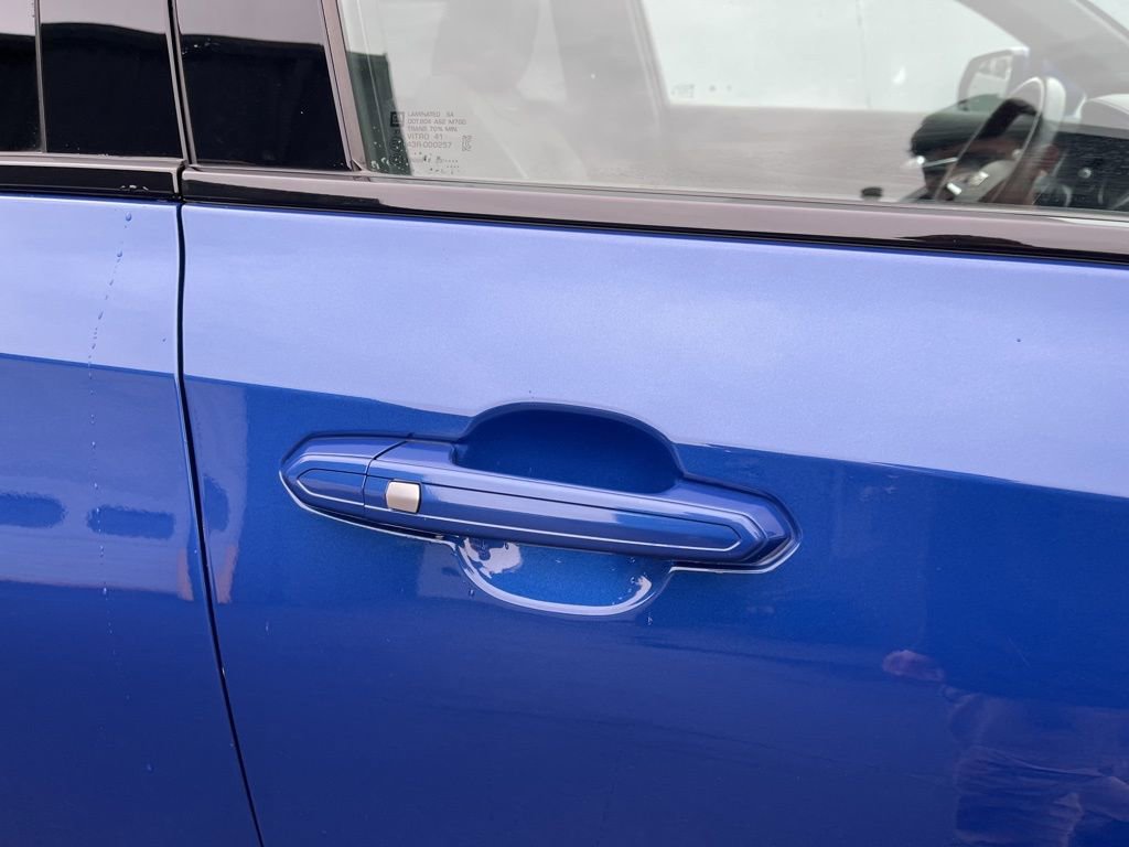 Used 2021 Cadillac XT4 Sport w/ Cold Weather Package AWD/4WD image 15