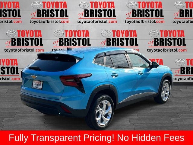 Used 2026 Chevrolet Trax LS w/ LS Convenience Package FWD image 3