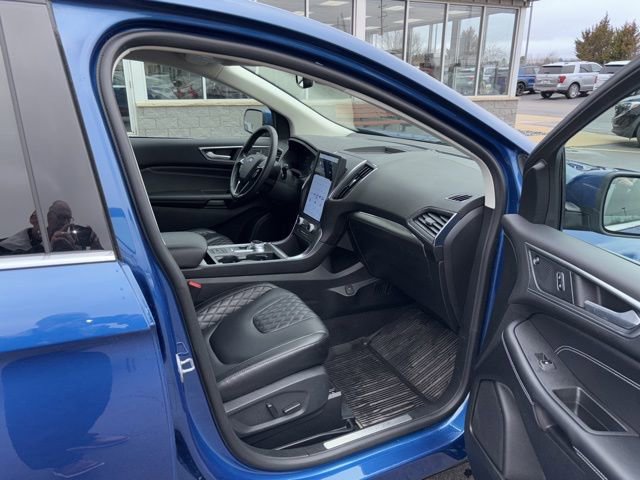 Certified 2024 Ford Edge Titanium AWD/4WD image 5