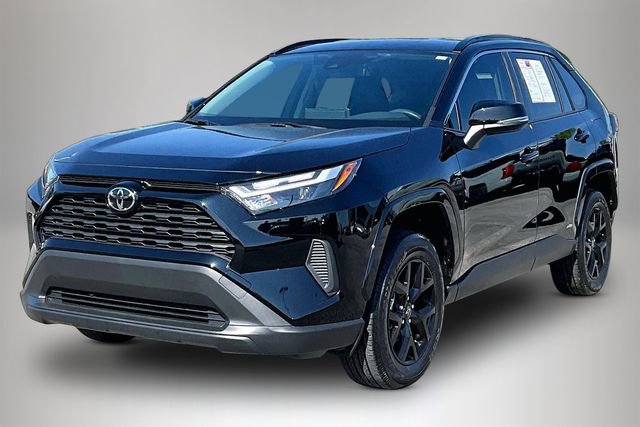 Used 2025 Toyota RAV4 LE AWD/4WD image 2