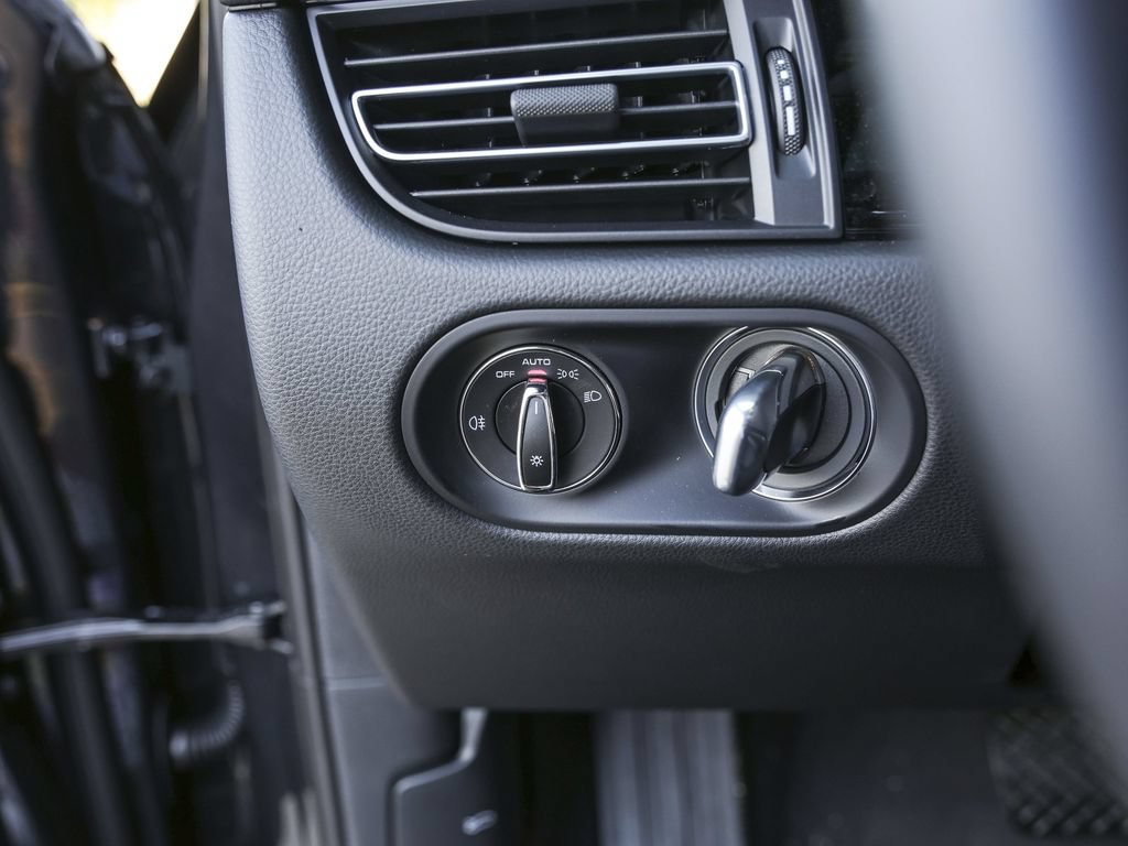 Certified 2026 Porsche Macan AWD/4WD image 20