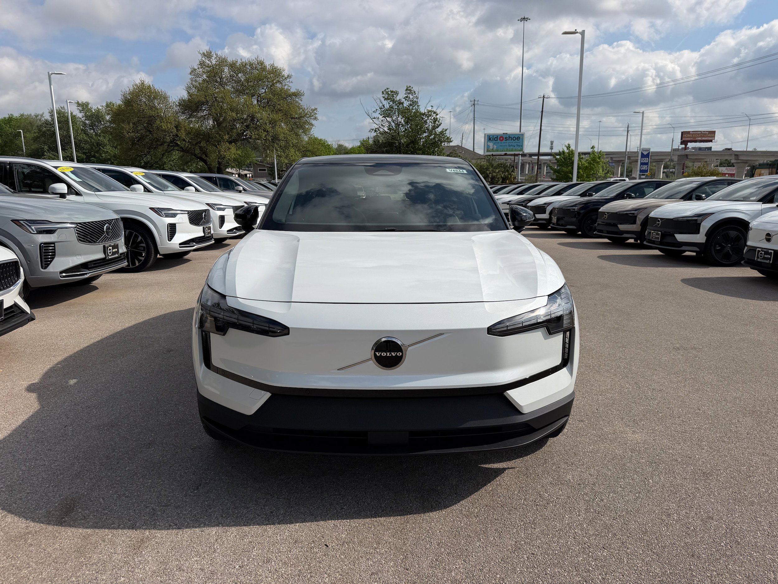New 2026 Volvo EX30 Plus w/ Protection Package RWD image 6