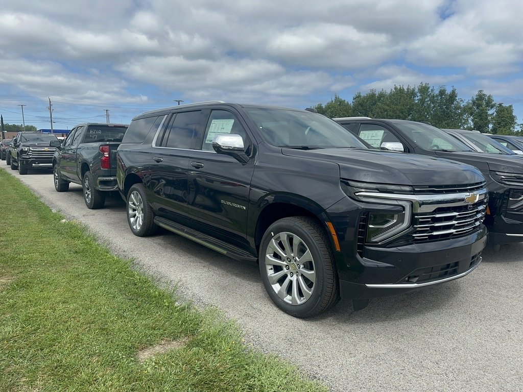 New 2025 Chevrolet Suburban Premier image 4