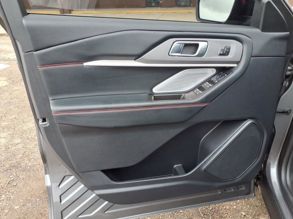 Used 2025 Ford Explorer ST w/ Sun And Sound Package image 13