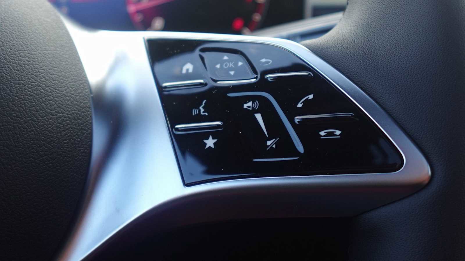 New 2026 Mercedes-Benz GLC 300 4MATIC image 32