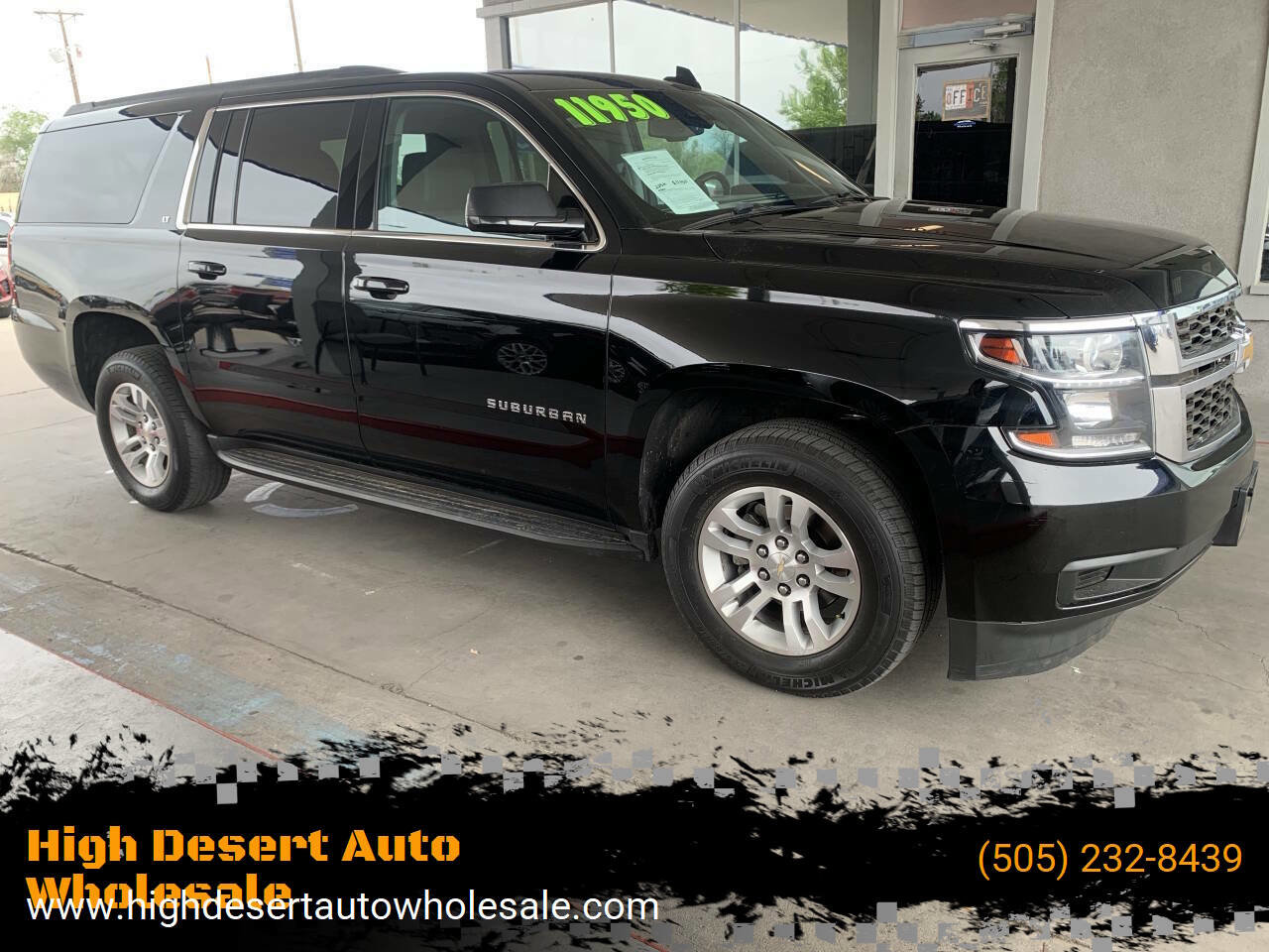 Used 2019 Chevrolet Suburban LT image 1