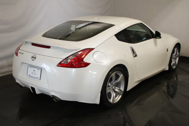 Used 2012 Nissan 370Z Touring RWD image 4
