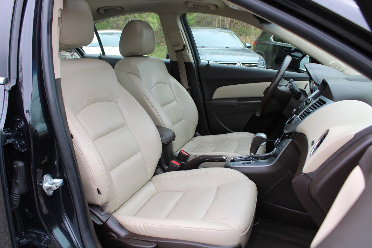 Used 2015 Chevrolet Cruze LTZ w/ Sun, Sound and Sport Package FWD image 30