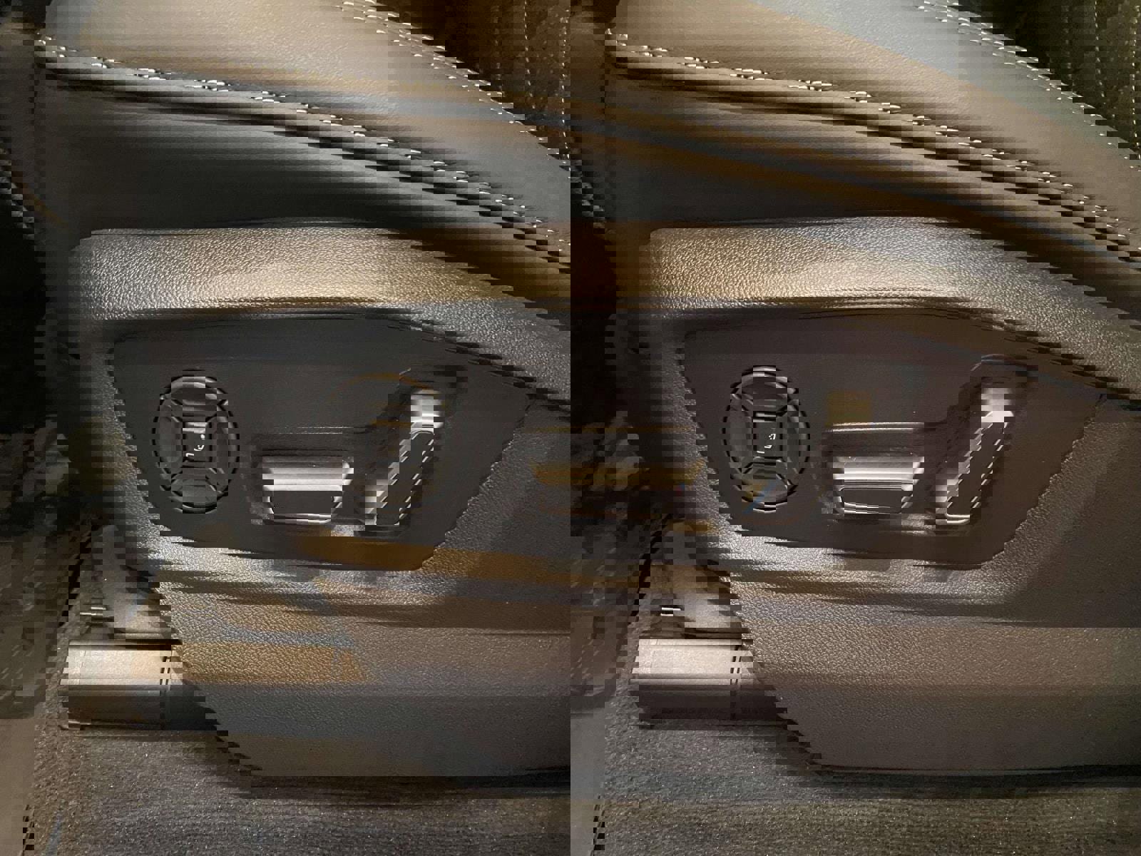 New 2026 Audi SQ8 Prestige image 18