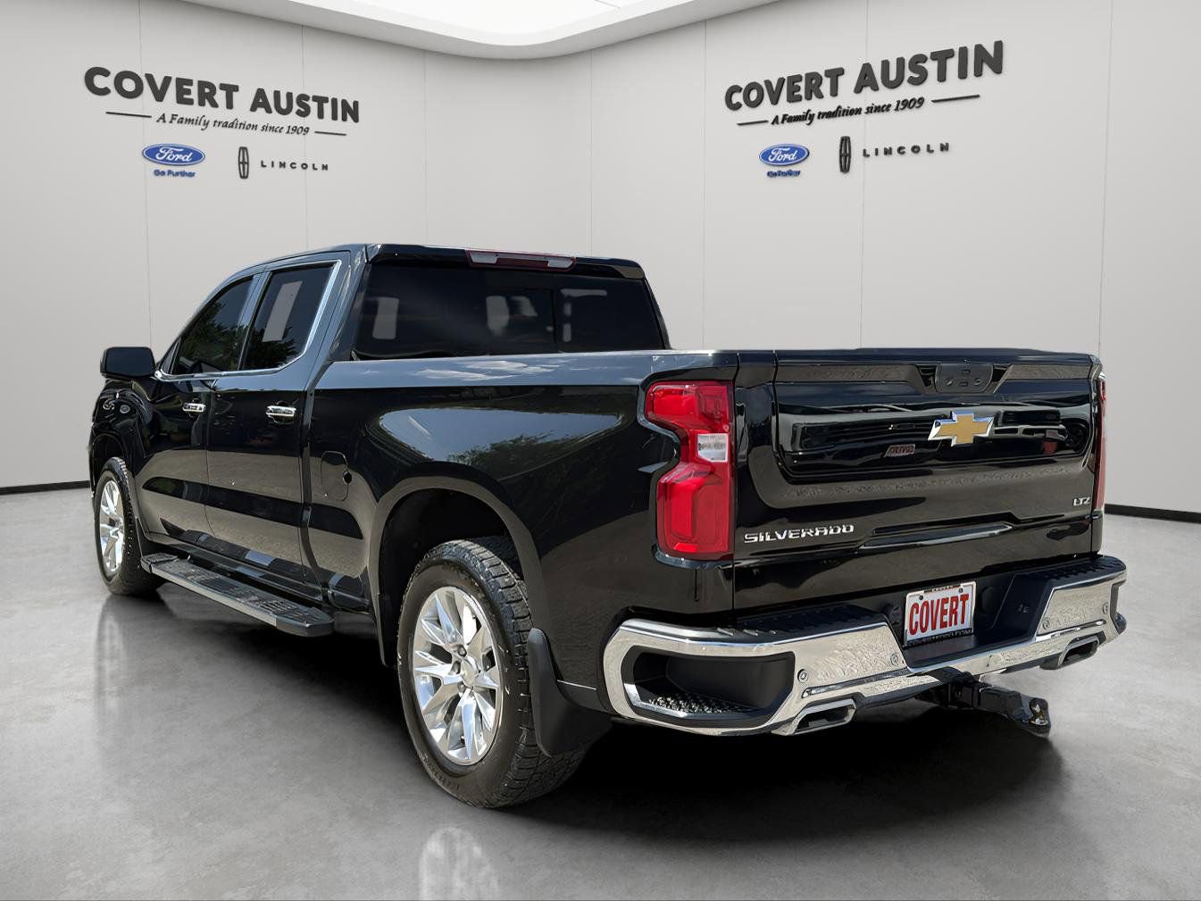 Used 2022 Chevrolet Silverado 1500 LTZ w/ Z71 Off-Road Package image 3