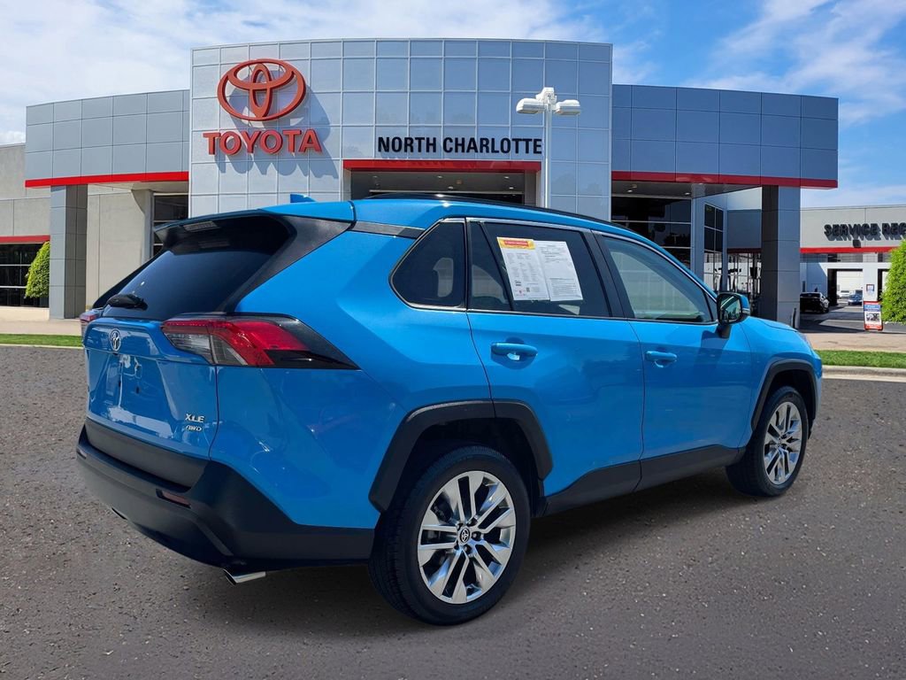 Used 2021 Toyota RAV4 XLE Premium AWD/4WD image 7
