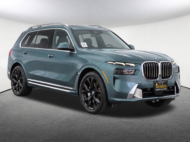 Used 2025 BMW X7 xDrive40i AWD/4WD image 2