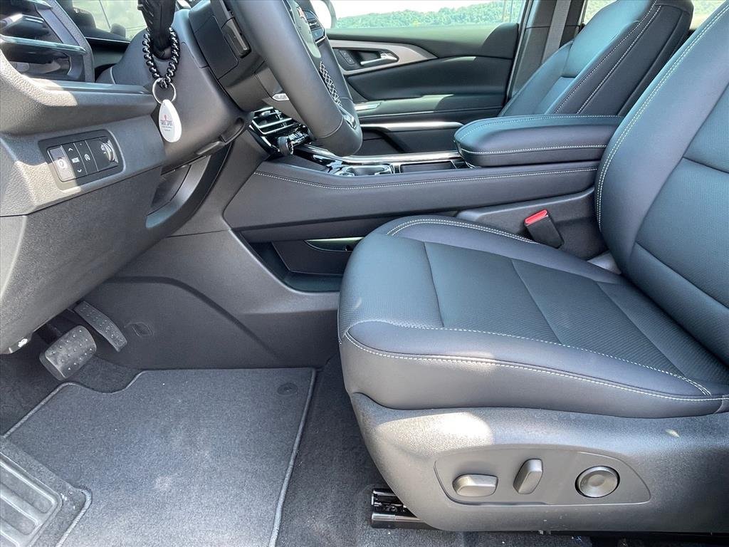 New 2027 Chevrolet Traverse LT w/ Enhanced Driving Package FWD image 22