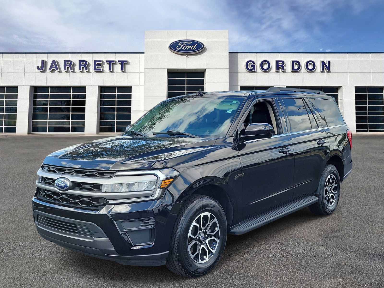 Certified 2023 Ford Expedition XLT RWD image 2