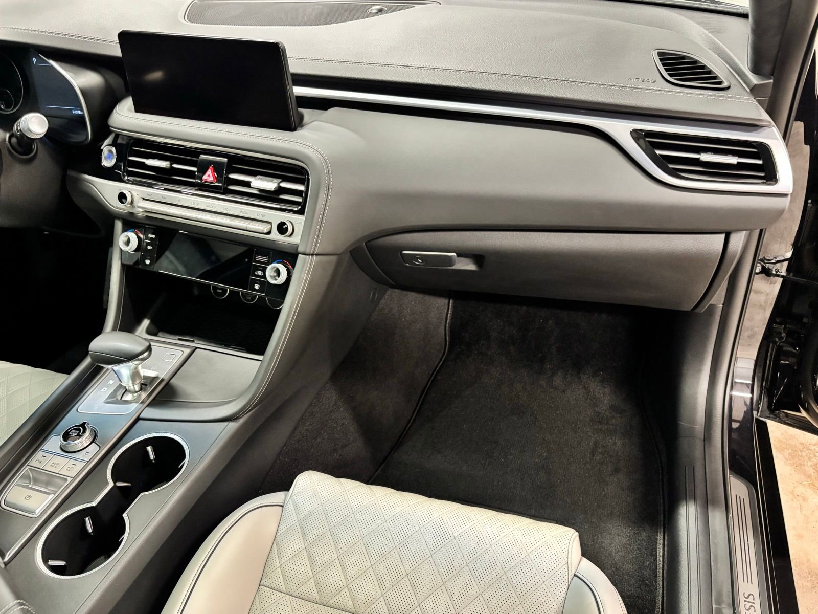 Used 2024 Genesis G70 3.3T Advanced w/ Sport Prestige Package RWD image 20