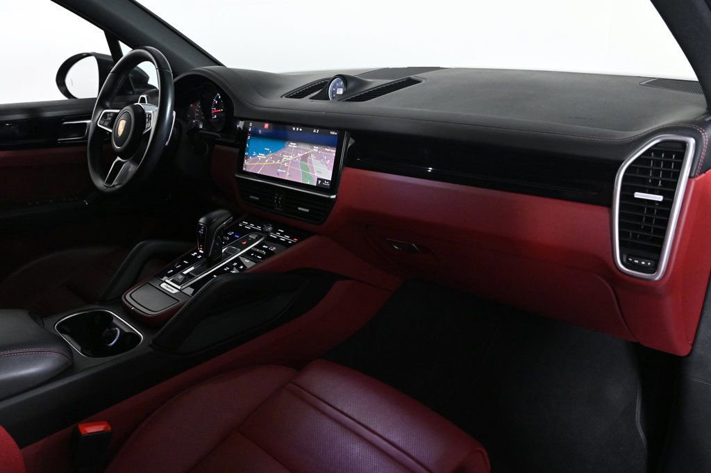 Certified 2021 Porsche Cayenne S image 18