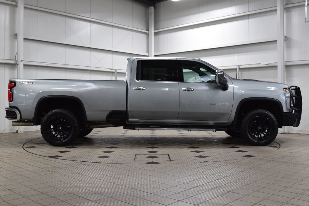 Used 2025 Chevrolet Silverado 3500 LTZ w/ LTZ Premium Package AWD/4WD image 9