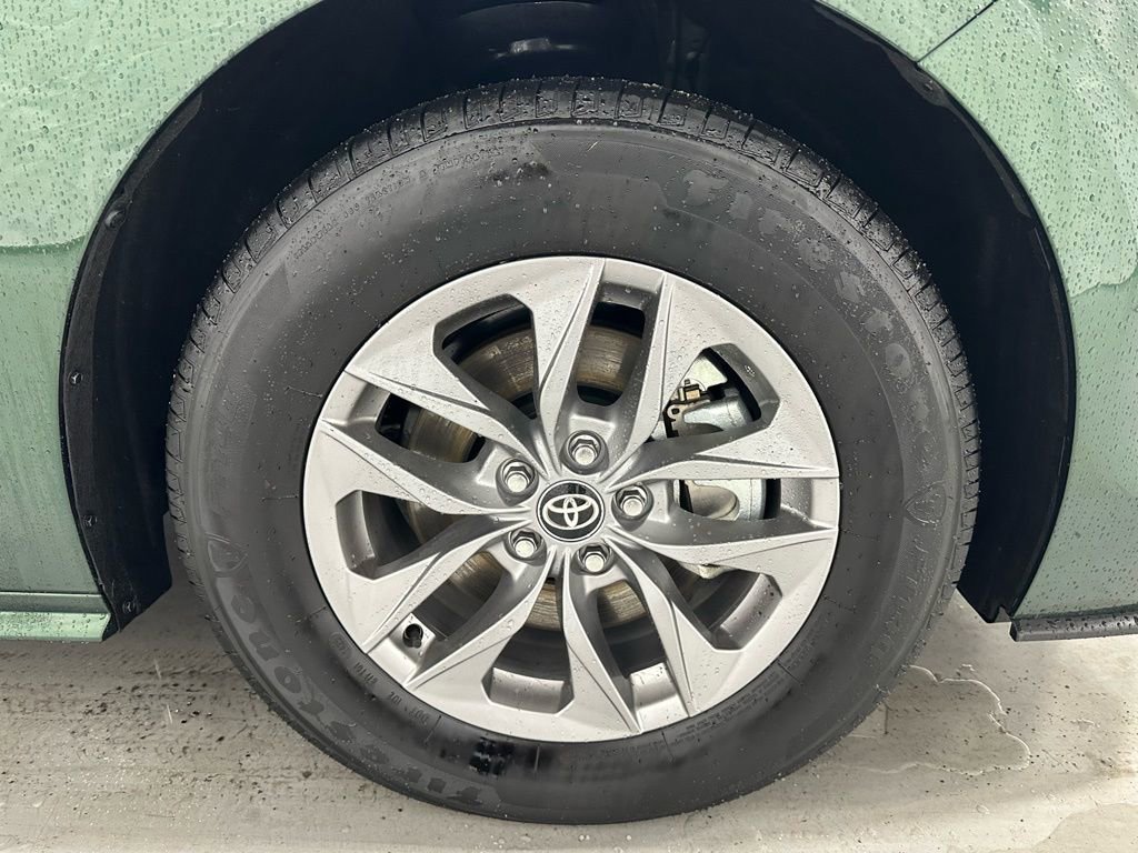 Used 2025 Toyota Sienna XLE image 67