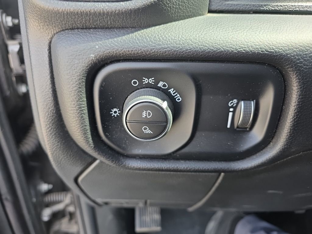Used 2024 RAM 2500 Big Horn AWD/4WD image 18