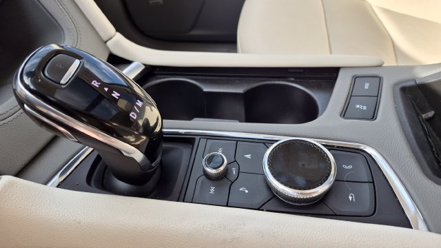 Used 2020 Cadillac XT6 Premium Luxury FWD image 16