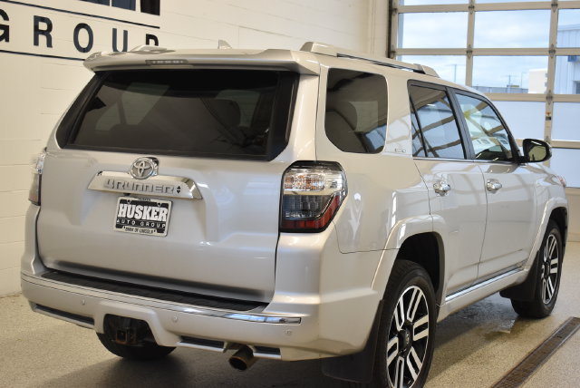 Used 2022 Toyota 4Runner Limited AWD/4WD image 4