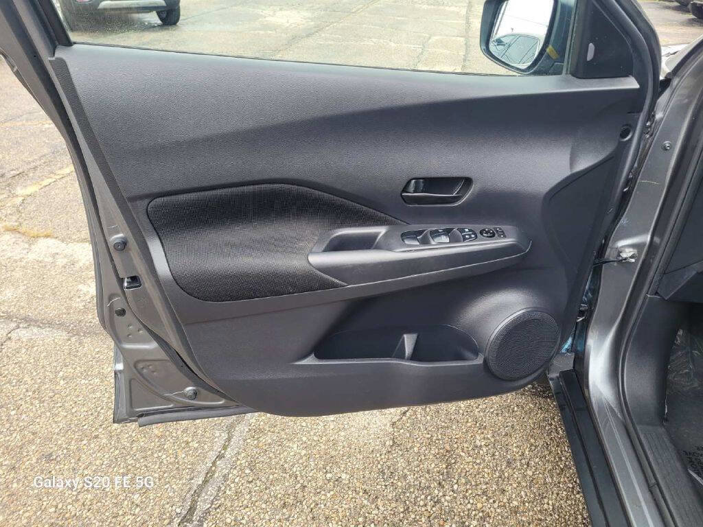 Used 2022 Nissan Kicks S image 8