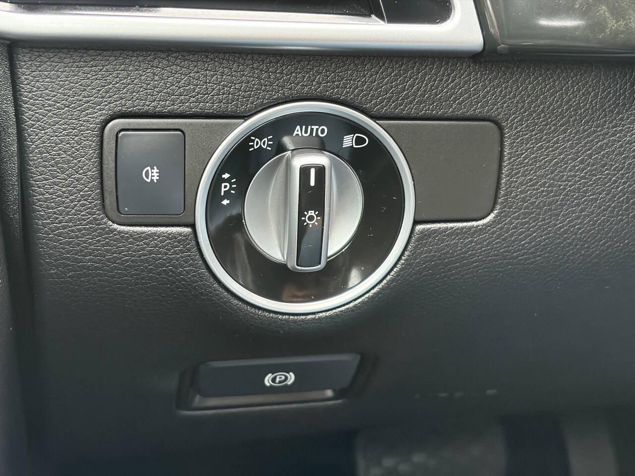 Used 2017 Mercedes-Benz GLS 550 4MATIC image 31